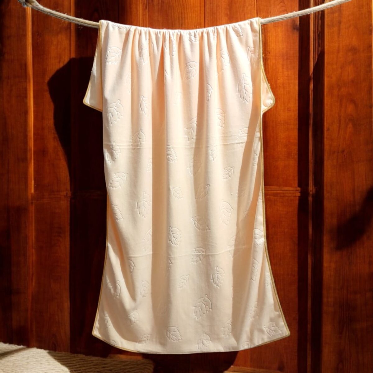 Leaf Embossed Absorbent Bathing Towel - Image 4